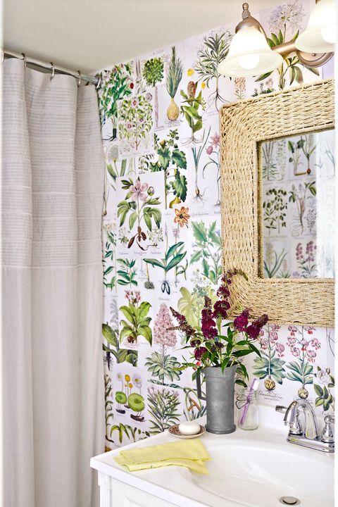 bathroom decor ideas floral wallpaper