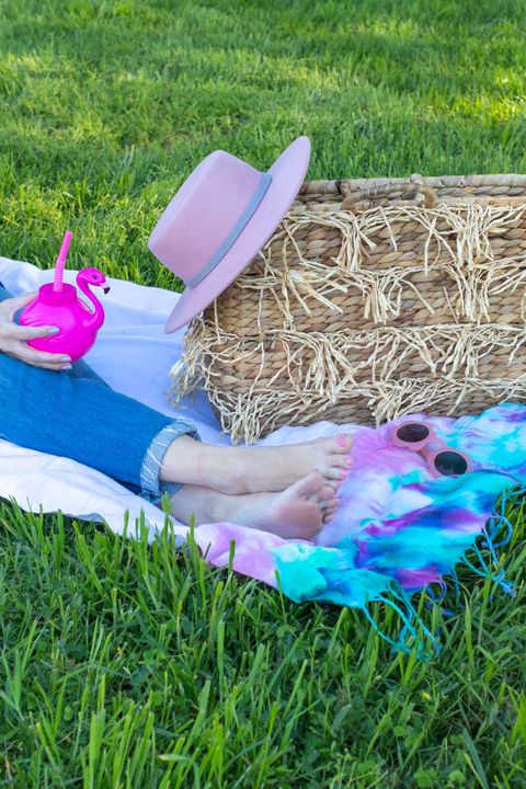 tie dye picnic blanket